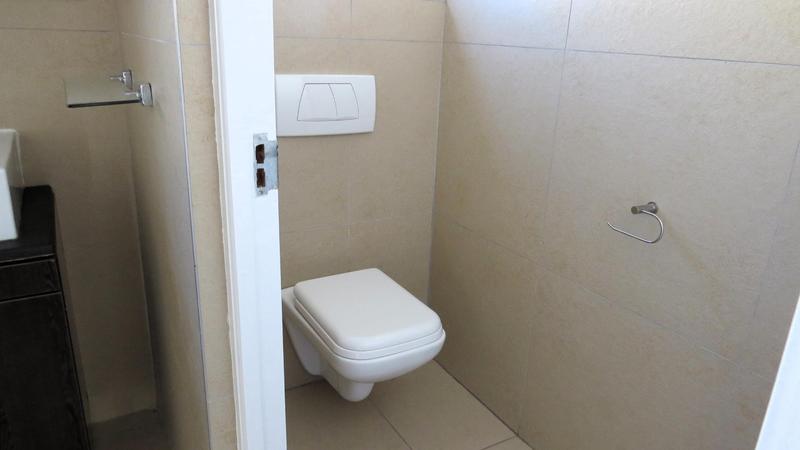 To Let 2 Bedroom Property for Rent in Burgundy Estate Western Cape